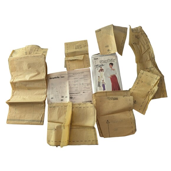 Simplicity Sewing Pattern Womens Skirt 7604 Size 12 Waist 26.5" CUT No Rips Slim - Picture 1 of 6